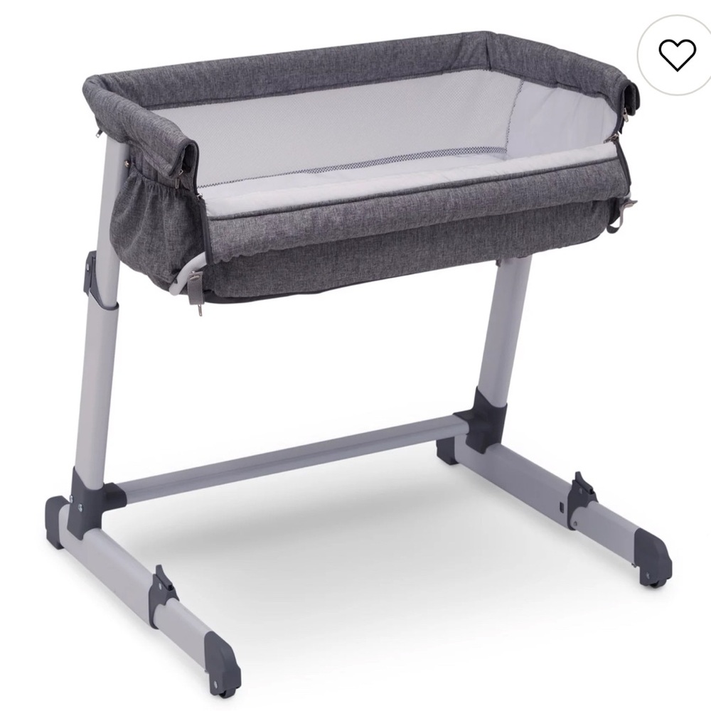 Simmons Kids Dream Bedside Baby Bassinet Sleeper